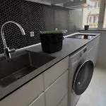 Lys Og Komfortabel Taet Pa Amager Metrostation *