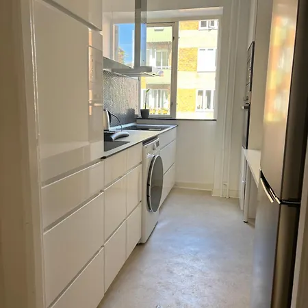 Lys Og Komfortabel Taet Pa Amager Metrostation