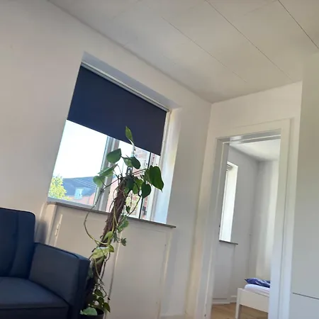 Lys Og Komfortabel Taet Pa Amager Metrostation Apartman *