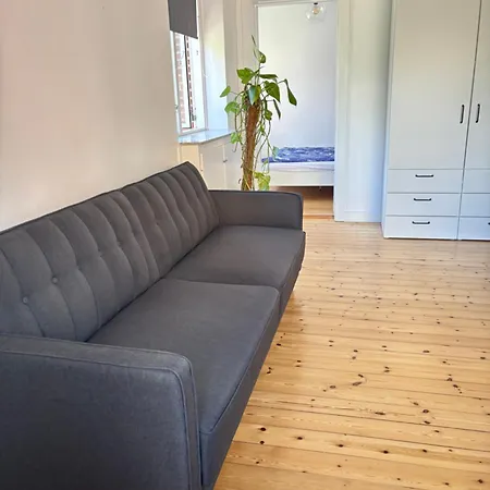 Lys Og Komfortabel Taet Pa Amager Metrostation Apartman