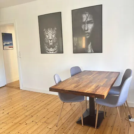 Apartment Lys Og Komfortabel Taet Pa Amager Metrostation *