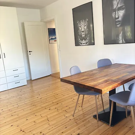 Lys Og Komfortabel Taet Pa Amager Metrostation * Copenhagen