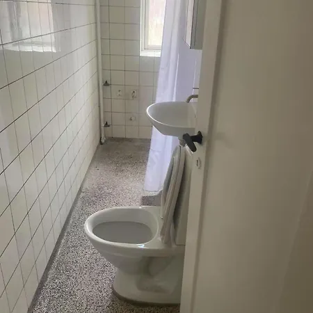 Lys Og Komfortabel Taet Pa Amager Metrostation شقة