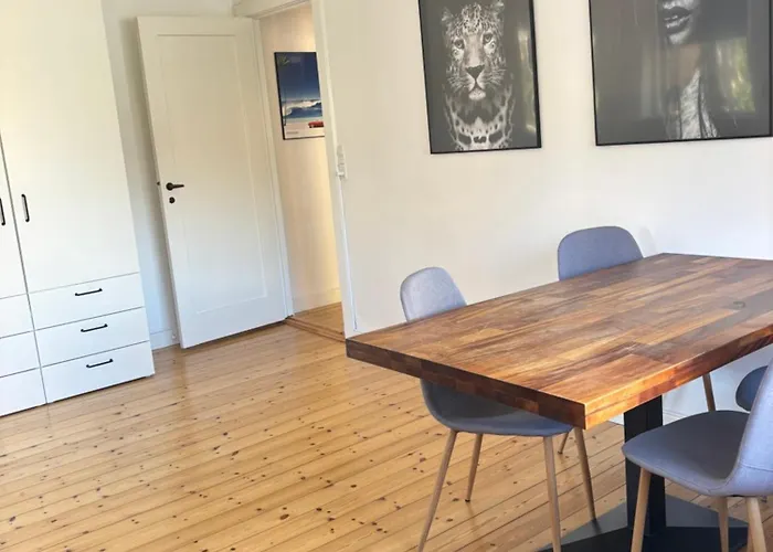 Lys Og Komfortabel Taet Pa Amager Metrostation * Koppenhága