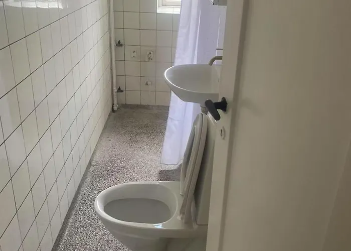 Lys Og Komfortabel Taet Pa Amager Metrostation Apartman